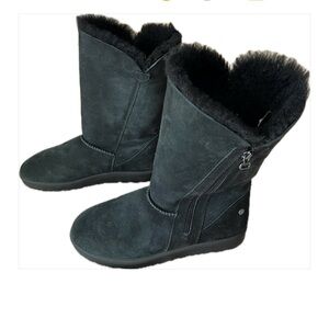 ABEO winter boots. Black sheepskin upper and sheep fur lining. Size 8.